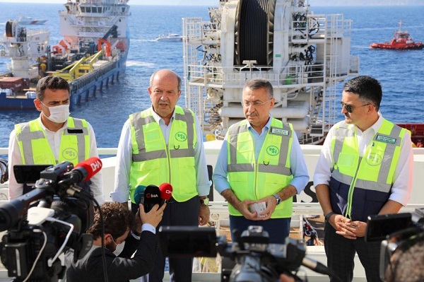 North Cyprus News - PM Tatar on board ship lowering new pipes