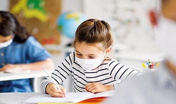 North Cyprus News - School pupil with mask